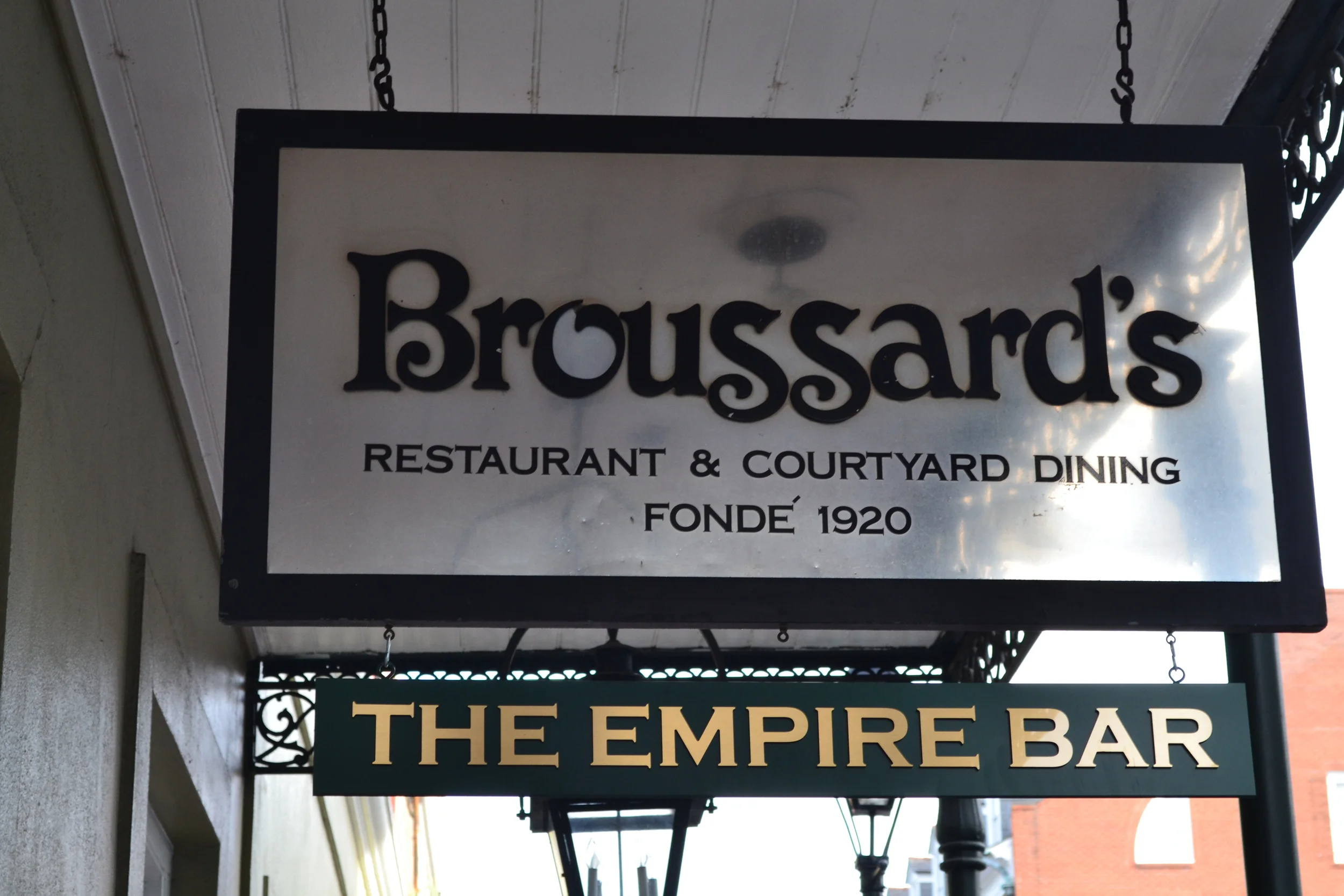 Broussard's Sign