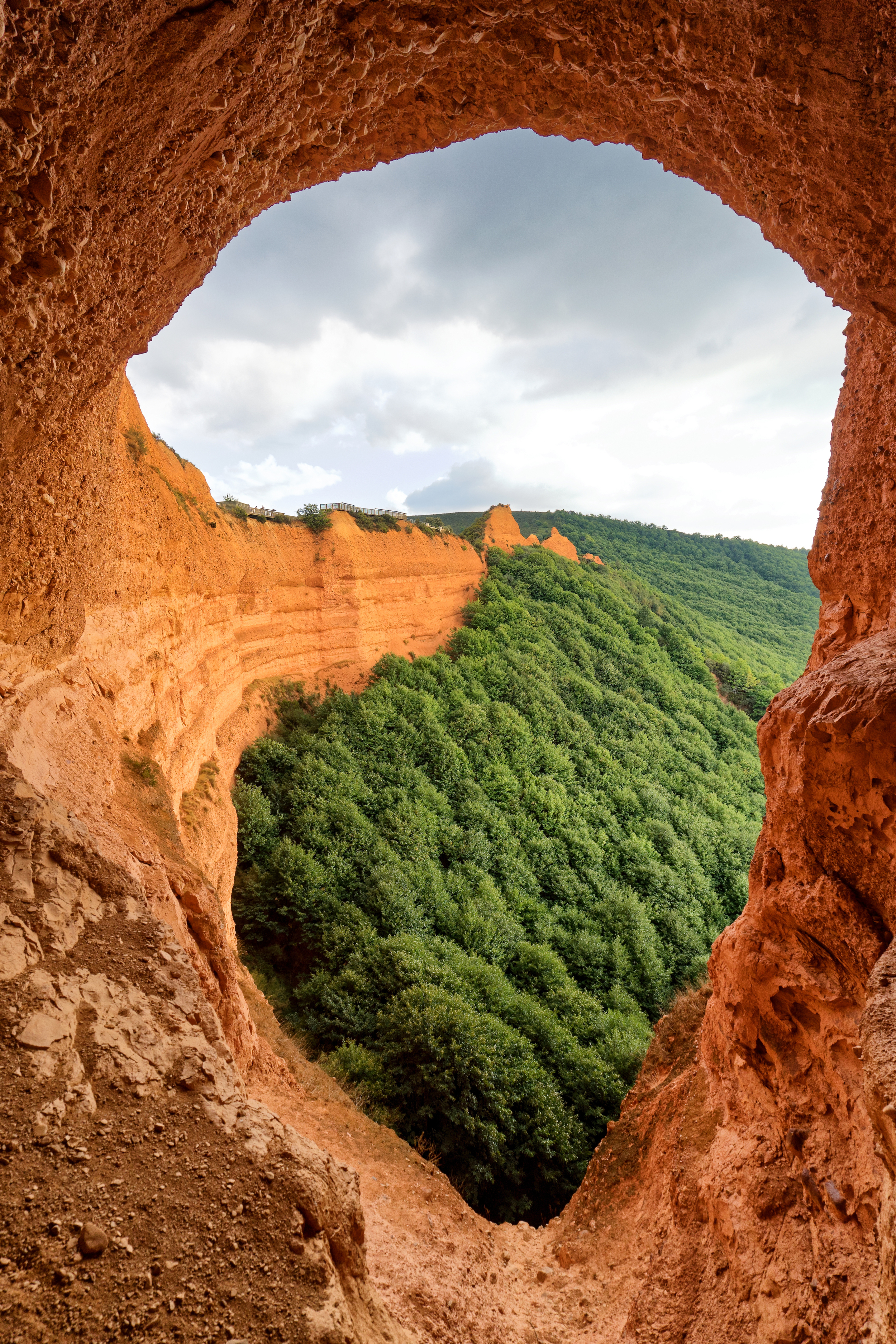 Mine Cave in Las Médulas | Photo Credit: Benoît Lefèvre - Vino2Travel