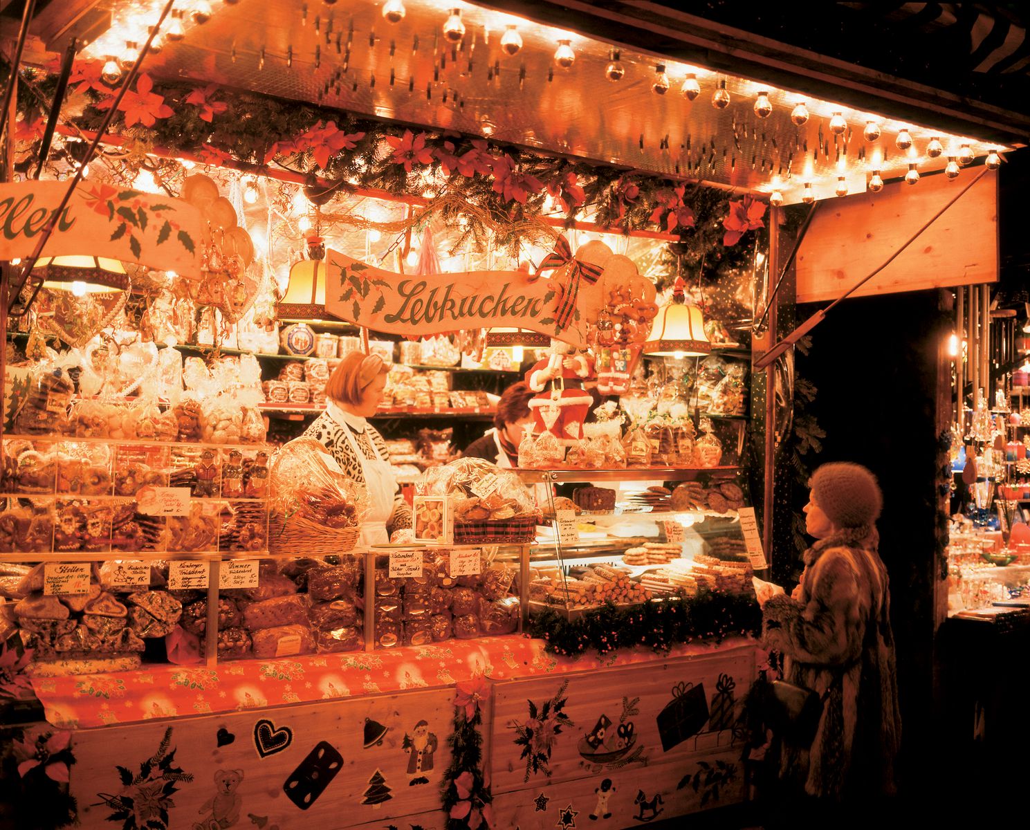 Munich: gingerbread stand at the Christmas market | Photo Credit: Joachim Messerschmidt