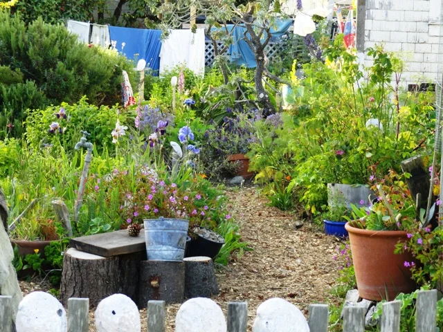 Home Inspirations: Start spring decorating with curb appeal