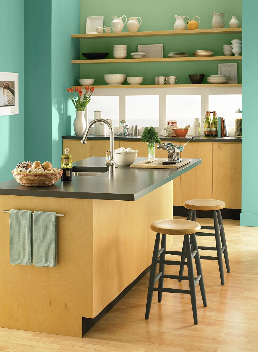 Time to hire a professional? Tips for working with an interior decorator