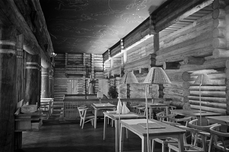Unique floor lamps at the Louhen Sali in the Restaurant Kestikartano, Helsinki, 1946. Image copyright Helsingin Kaupunginmuseo.