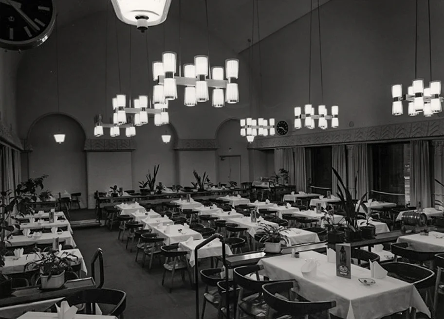 Helsinki Central Railway Station, First Class Restaurant, c.1961. Image copyright Suomen Rautatiemuseo.