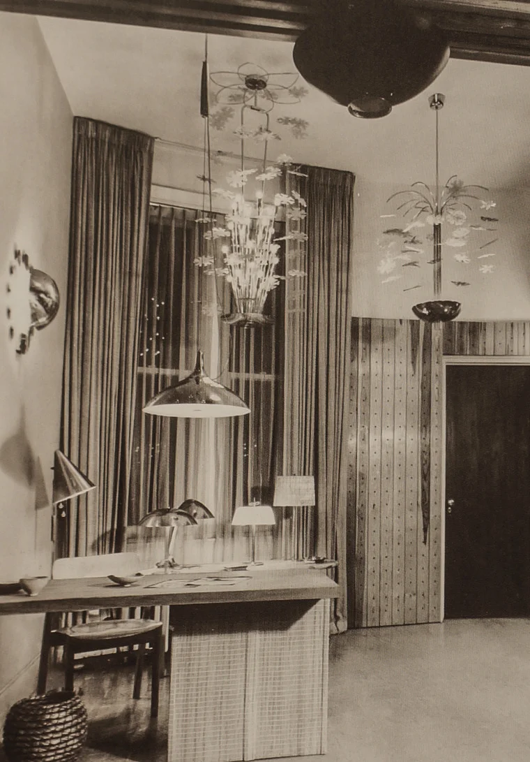 The Gallery space with a sales exhibition by Taito Oy, late 1940s.