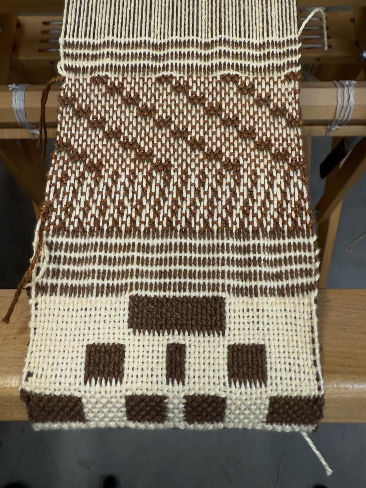 Student experiments from last weekend&rsquo;s multilayer weaving class at #artsgaragela  Always mind bending and great fun.