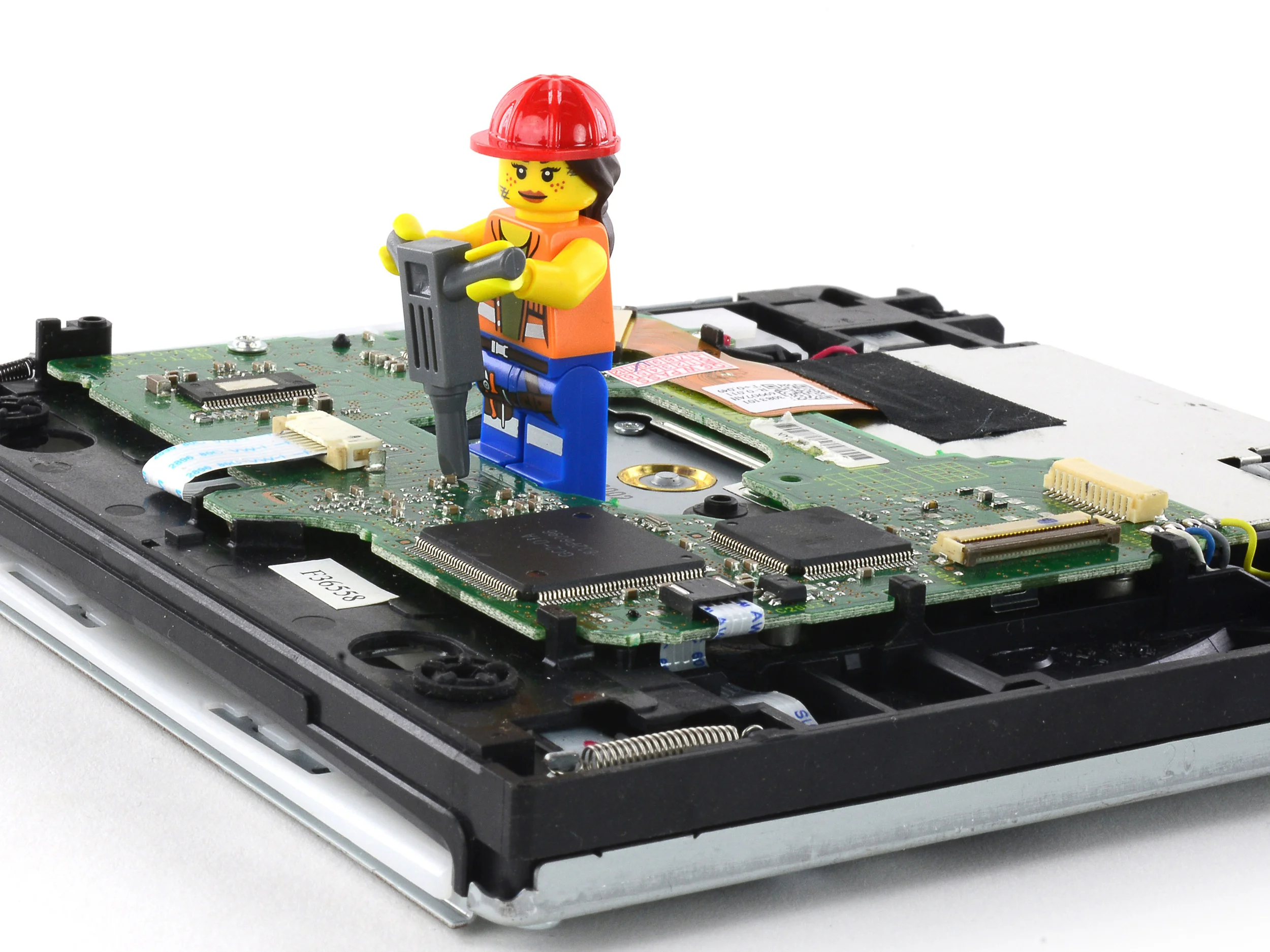 RECOGNIZING & DISCONNECTING CABLE CONNECTORS Get to know the various kinds of cable connectors found inside consumer electronics, and learn to disconnect them safely.