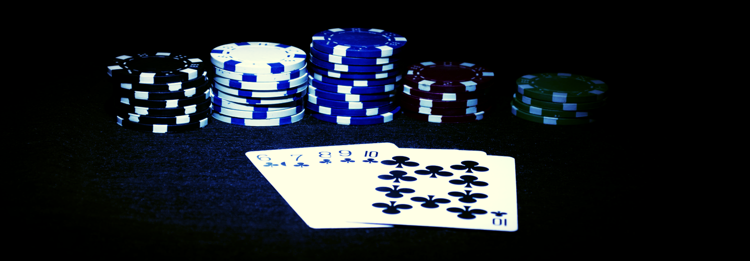 Does a straight beat trips in poker