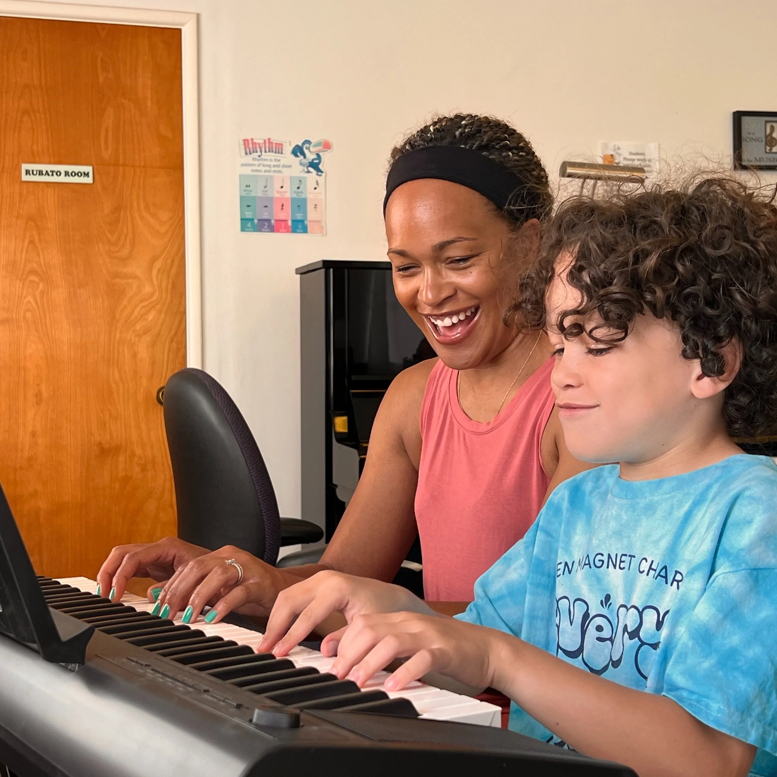 Shout-out to Jessica and Oscar, a mother-son pair, who learned a song together! Private music lessons are a great space for students to not only grow their musical skills, but also share their learning with loved ones.
