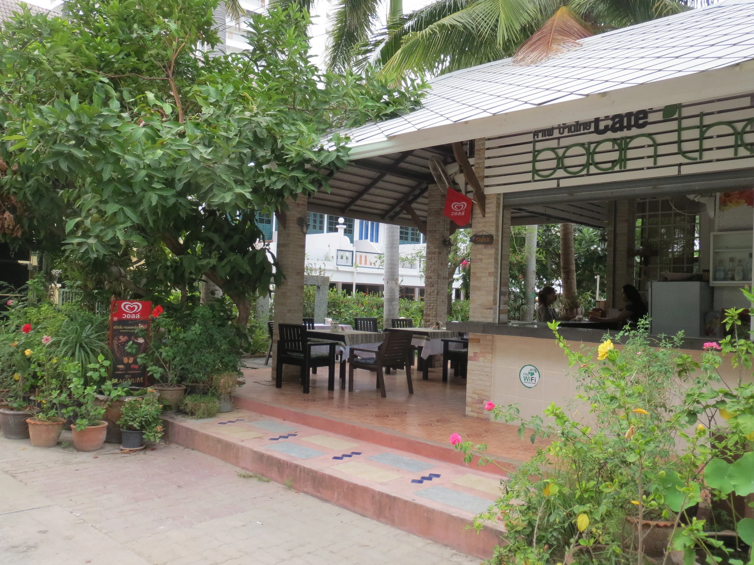 HH-cafe.jpg