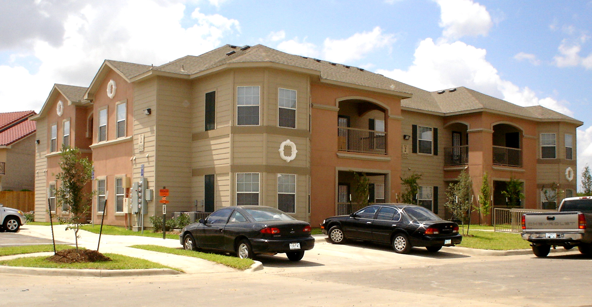 Cienega Linda Building.jpg