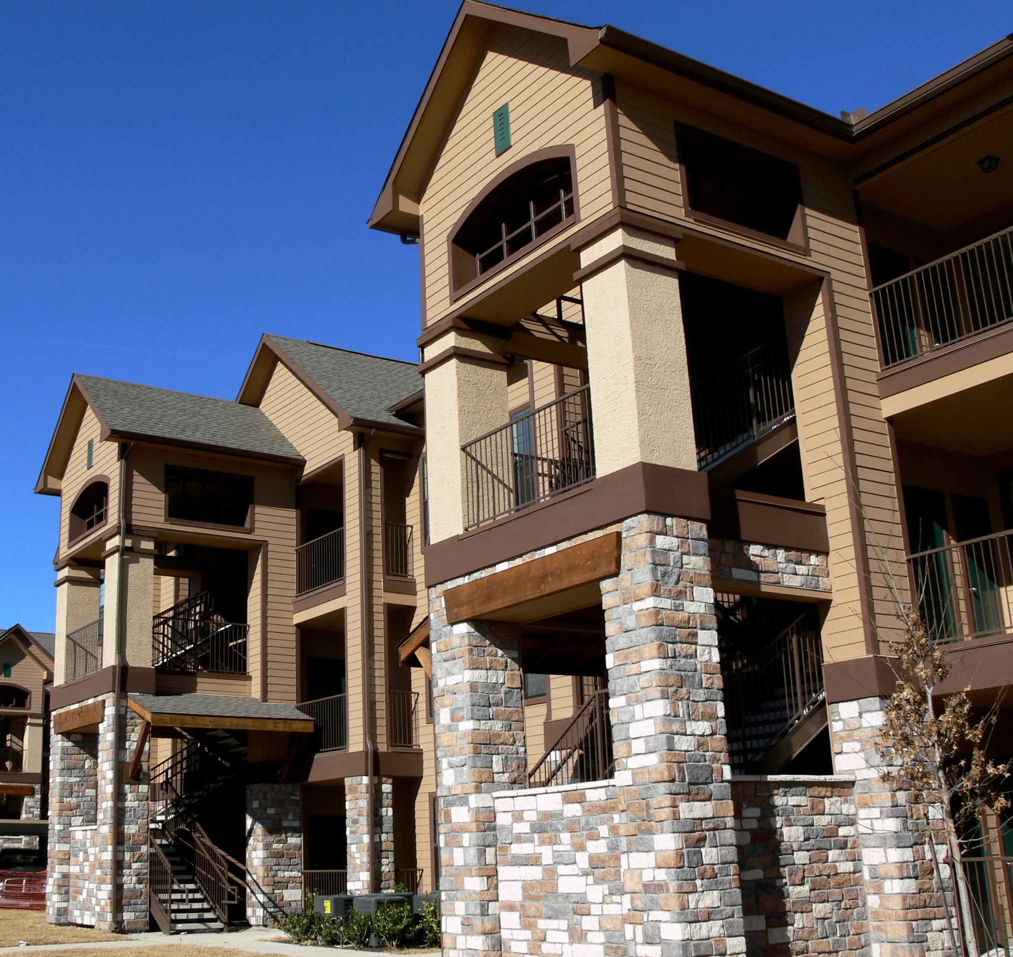 Hunters CoveBuilding.JPG