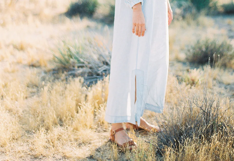 SALLY PINERA_JOSHUA TREE DESERT ENGAGEMENT SESSION-10.jpg