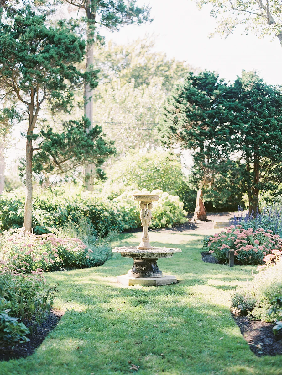 SALLYPINERAPHOTOGRAPHY_RHODEISLANDWEDDING_DEBORAHANDSEAN_CASTLEHILLINNWEDDING_-146.jpg