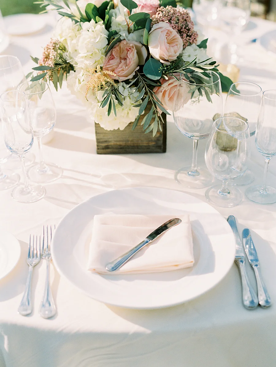 SALLYPINERAPHOTOGRAPHY_RHODEISLANDWEDDING_DEBORAHANDSEAN_CASTLEHILLINNWEDDING_-82.jpg