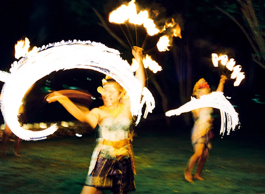 SALLY PINERA_MAGGIE ROBERT_BALI WEDDING ULUWATU-298.jpg