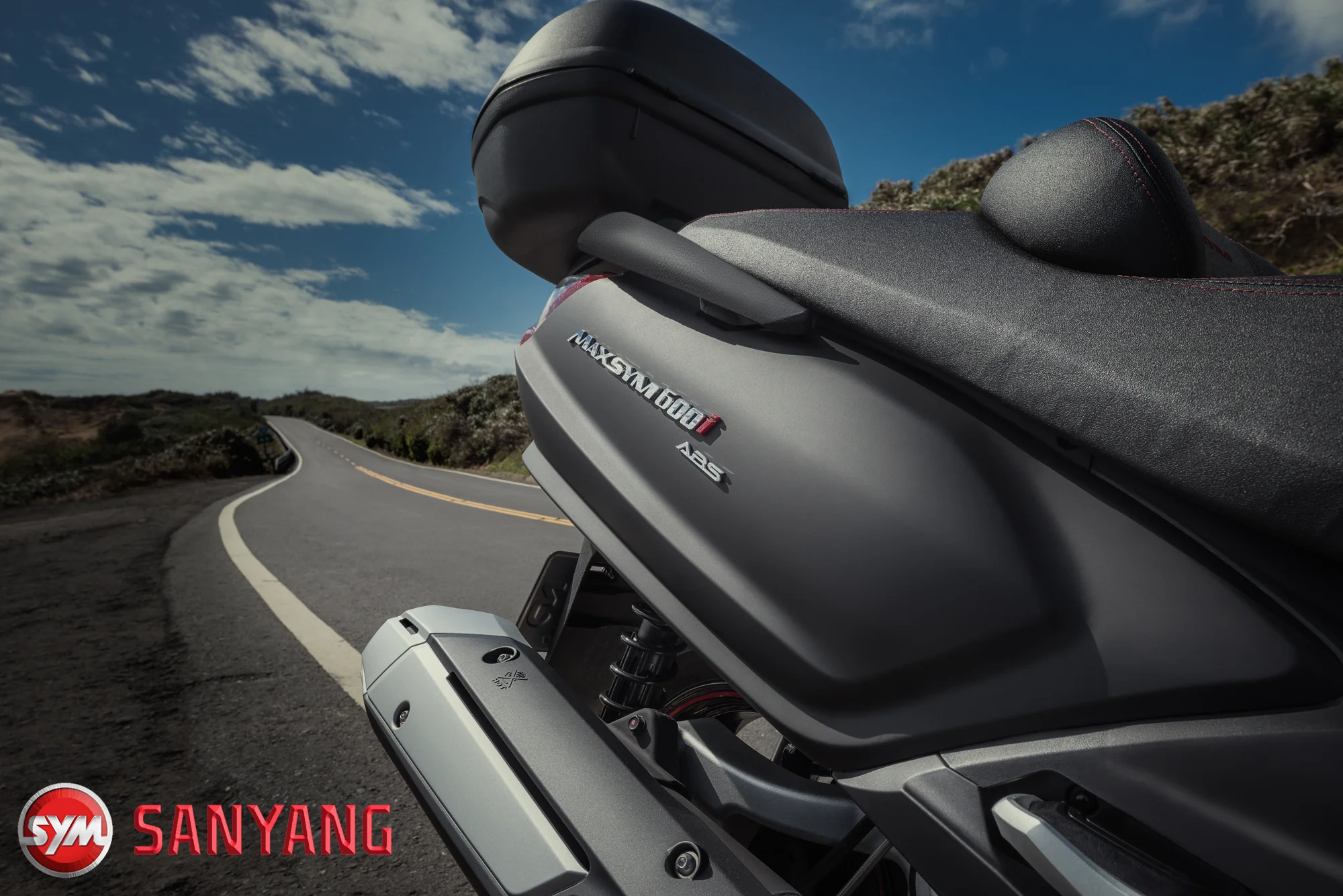 MaxSYM600iABS by Sanyang Motor Company