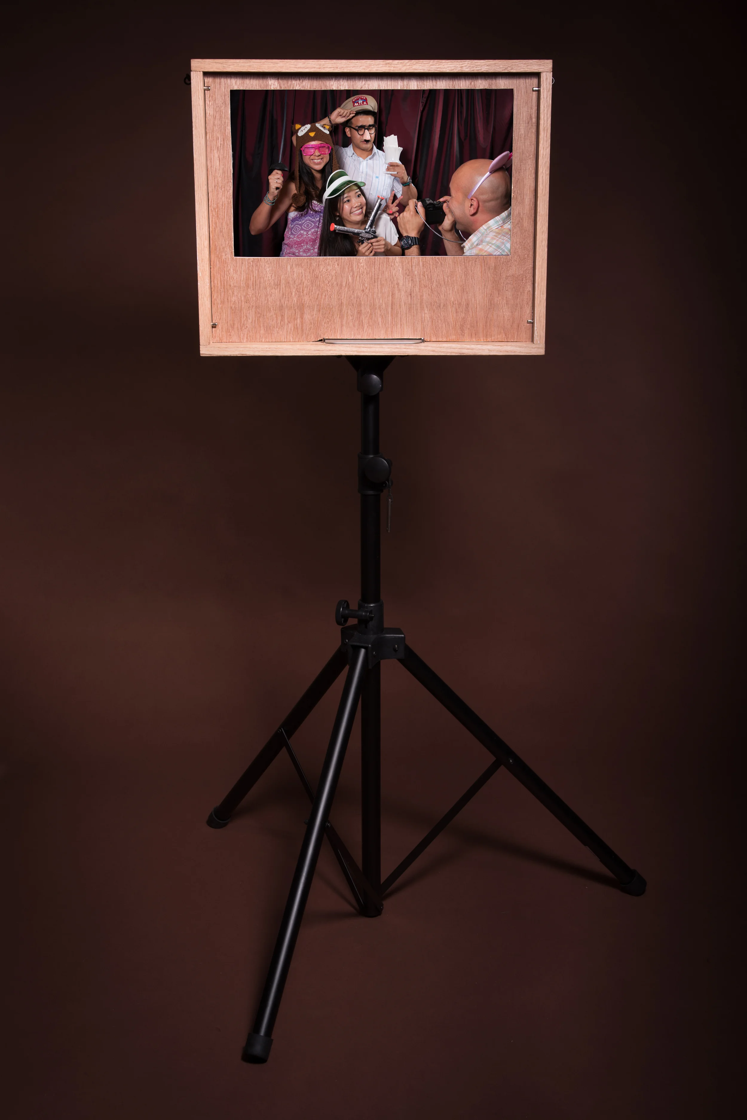 Large Format Camera (Verso)-7.jpg