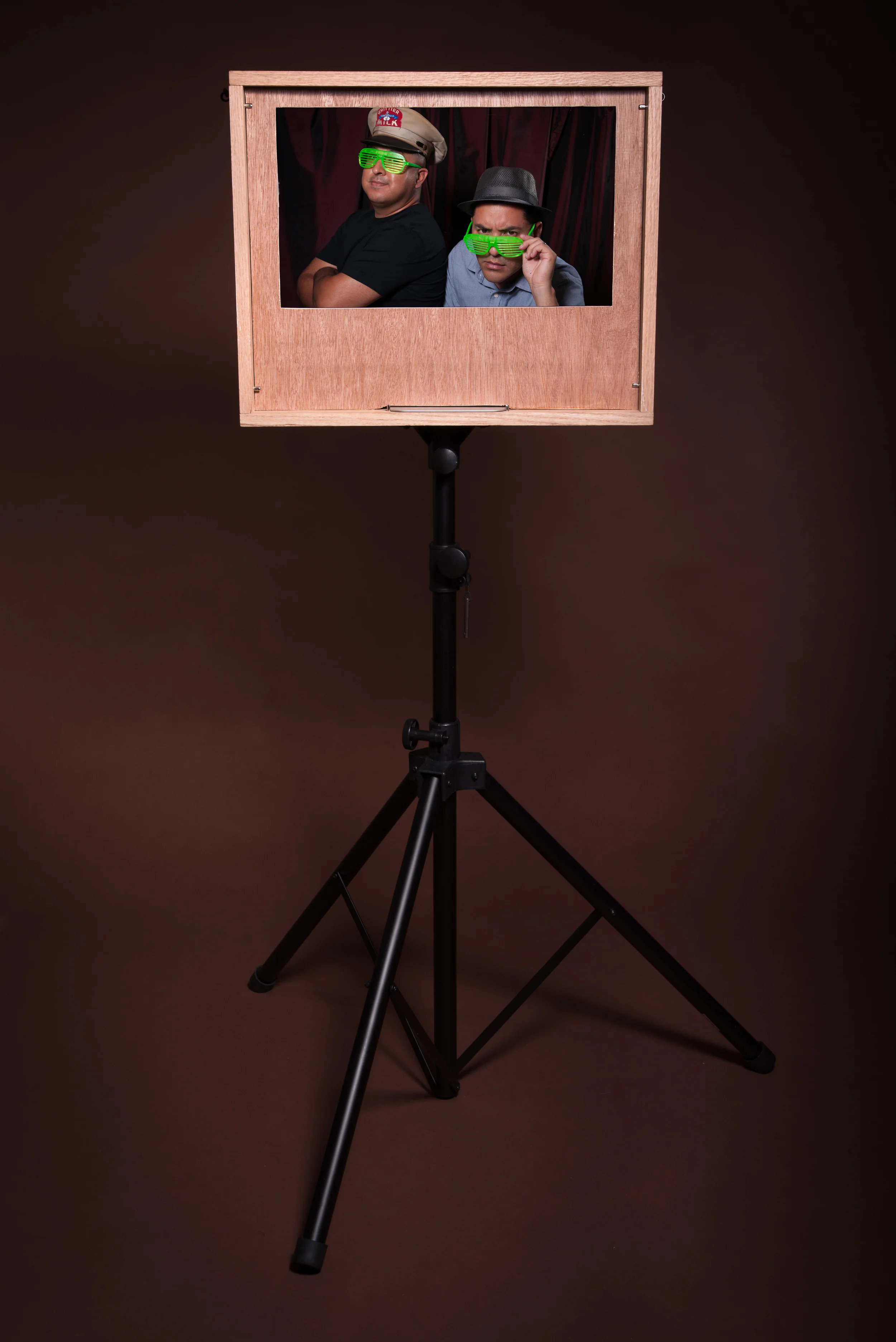 Large Format Camera (Verso)-9.jpg