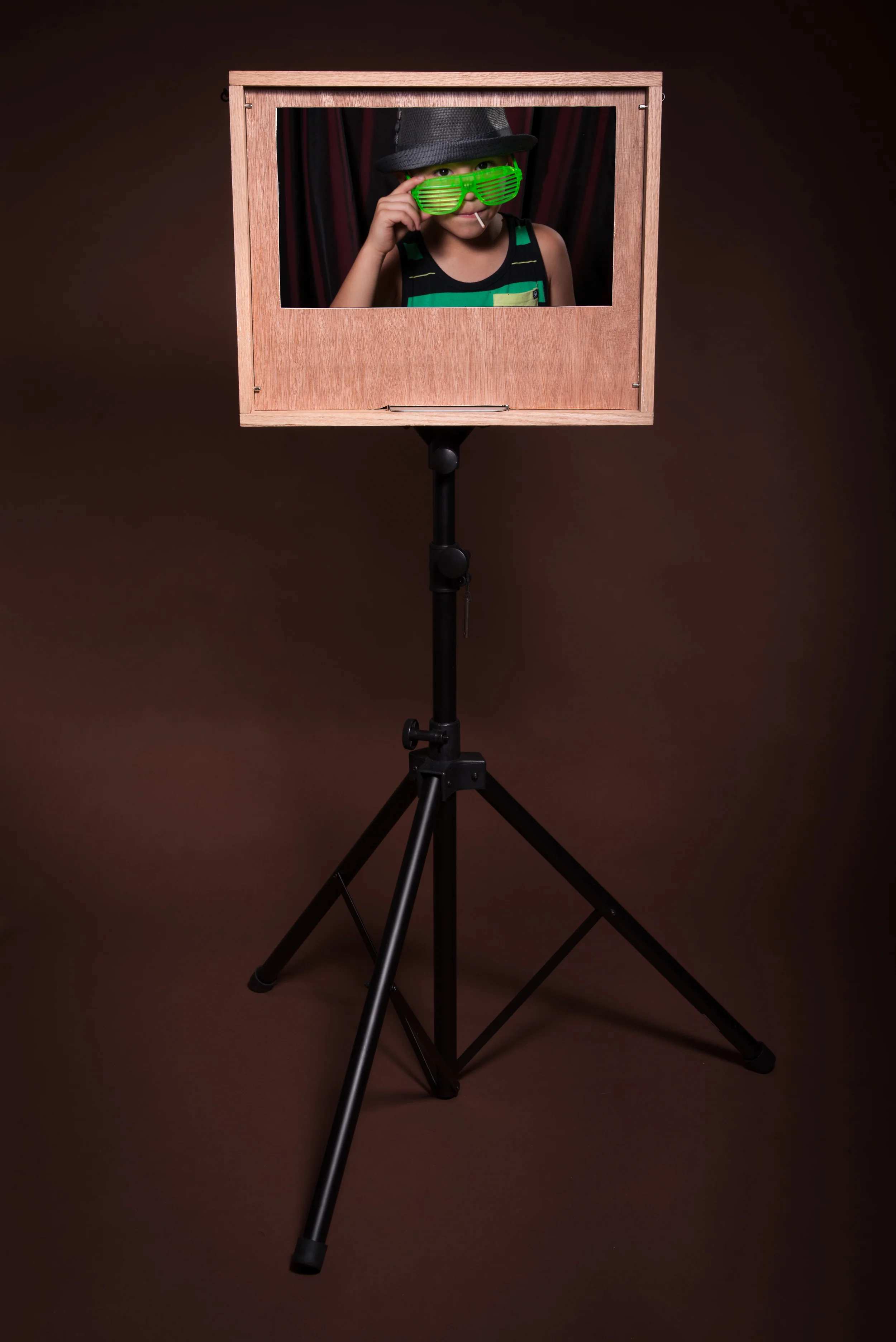 Large Format Camera (Verso)-11.jpg