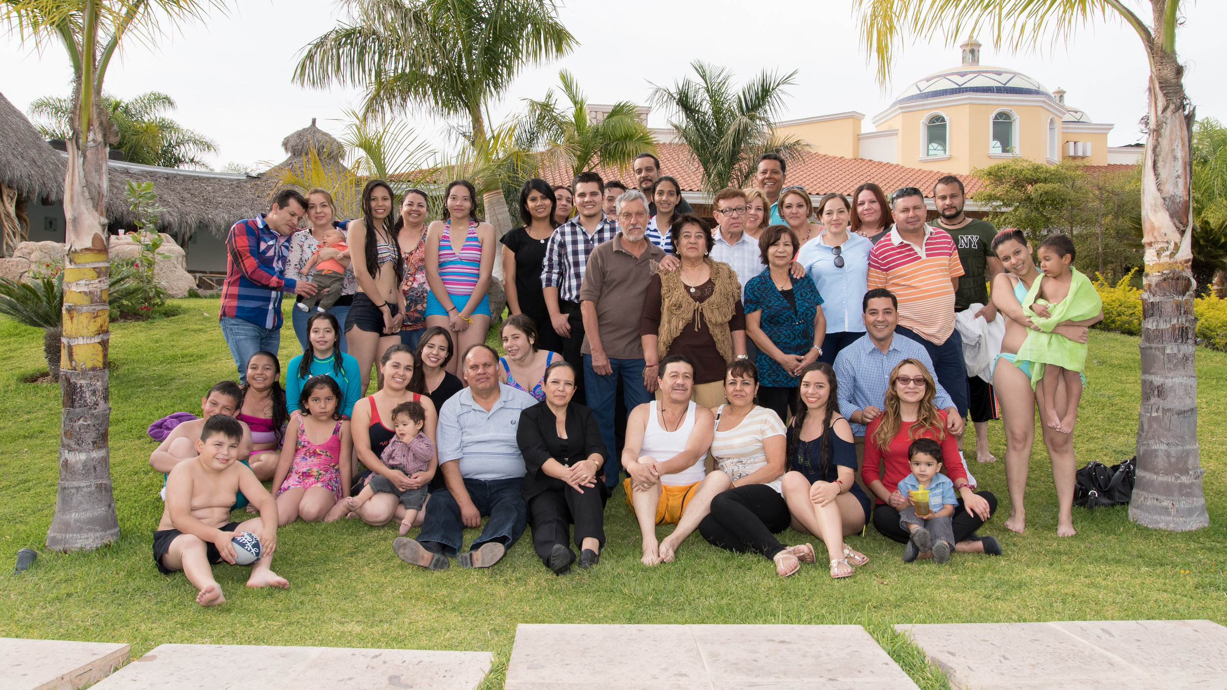 4. Ramirez Family Reunion, Guadalajara, Jalisco. &nbsp;This is not a technically brilliant photo. There is nothing ground breaking in terms of composition, and it's easy to scroll past this image. To understand the importance of this photo you have …