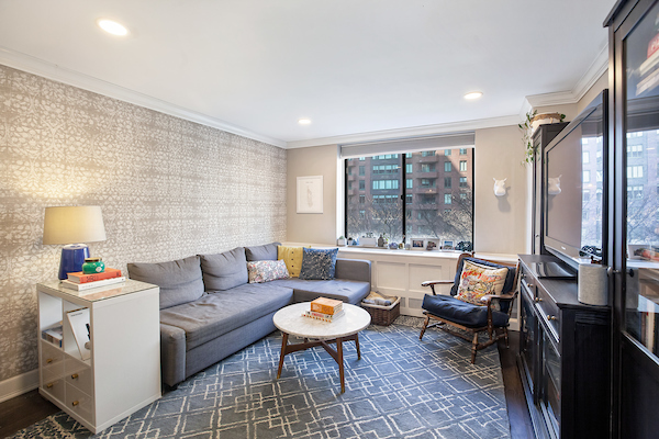 Battery Pointe 4I(Living Room) (3).jpg