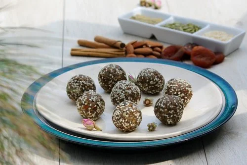 Apricot Seed &amp; Nut Snack Balls