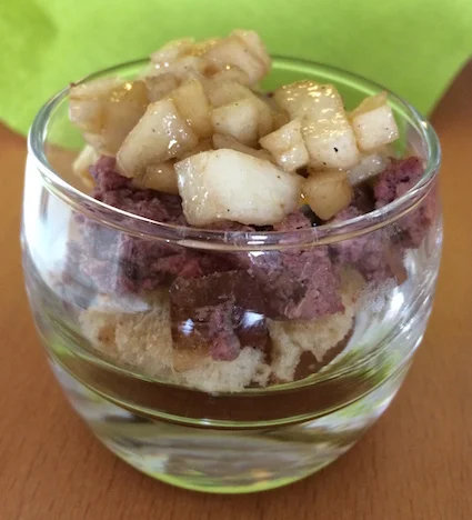 Hapje hazenpaté en peer Voor Lekkerbekjes.JPG