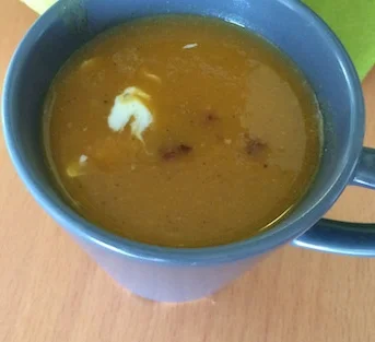 Soep v Butternut en Gember Voor Lekkerbekjes.JPG