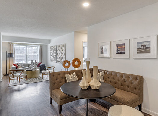 Bell-North-Shore_Furnished-Unit-5_525x385_March2020.jpg