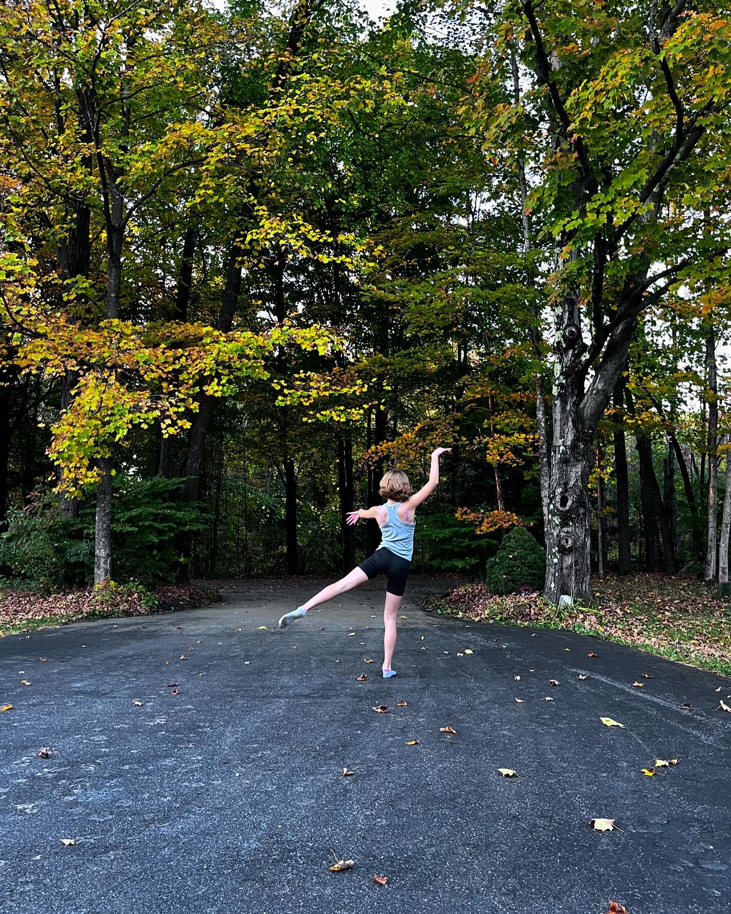 Dancing in the driveway on a Saturday night 🍂🍁

#familytime #fallinvermont #noplaceidratherbe #mygirl