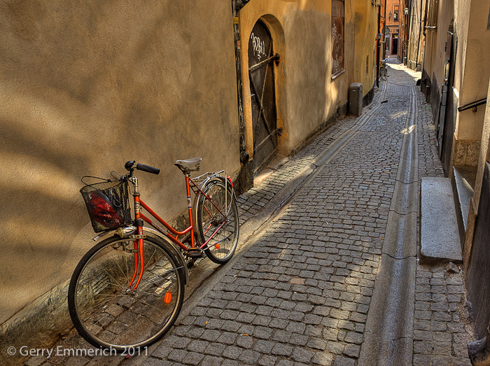 Bicycle_in_Gamla_Stan_2.jpg