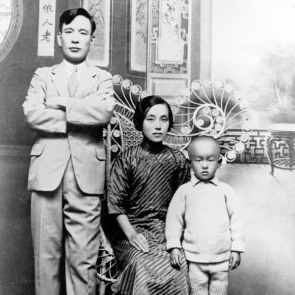 Jung Jung Hwa smuggled herself to Shanghai when her father-in-law and husband left her behind in an occupied country. She spent 26 years evading Imperial Japanese surveillance to raise funds for the Korean government in exile. We often hear about the freedom fighting men, but it was the effort of women like Jung Jung Hwa that made the struggle possible.
If you’d like to read more about her the link is in my bio. #internationalwomensday