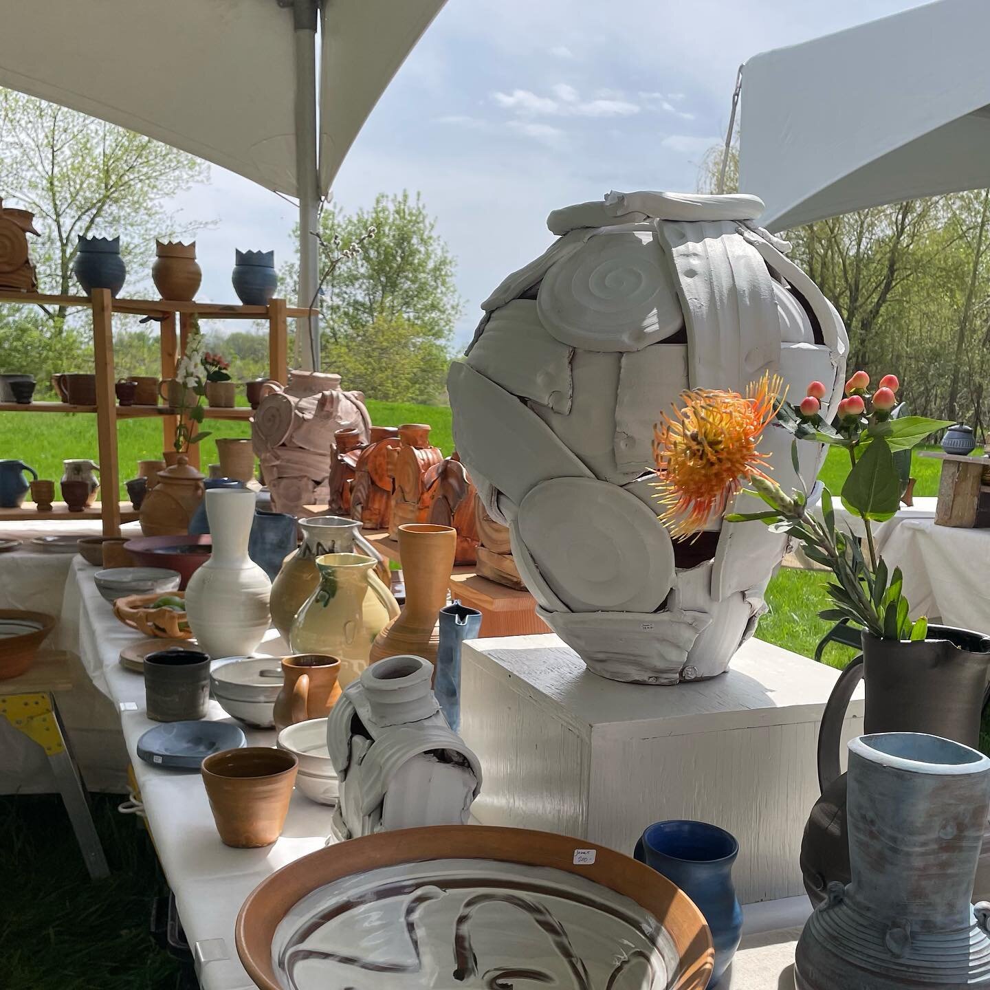 All set up for the big weekend! Find me Friday, Saturday and Sunday at @oestreich_jeff with some incredible potters.

Extra special thanks to the incredible @maryrheinstudio for assisting me on this crazy adventure &hellip; and for snapping these pic