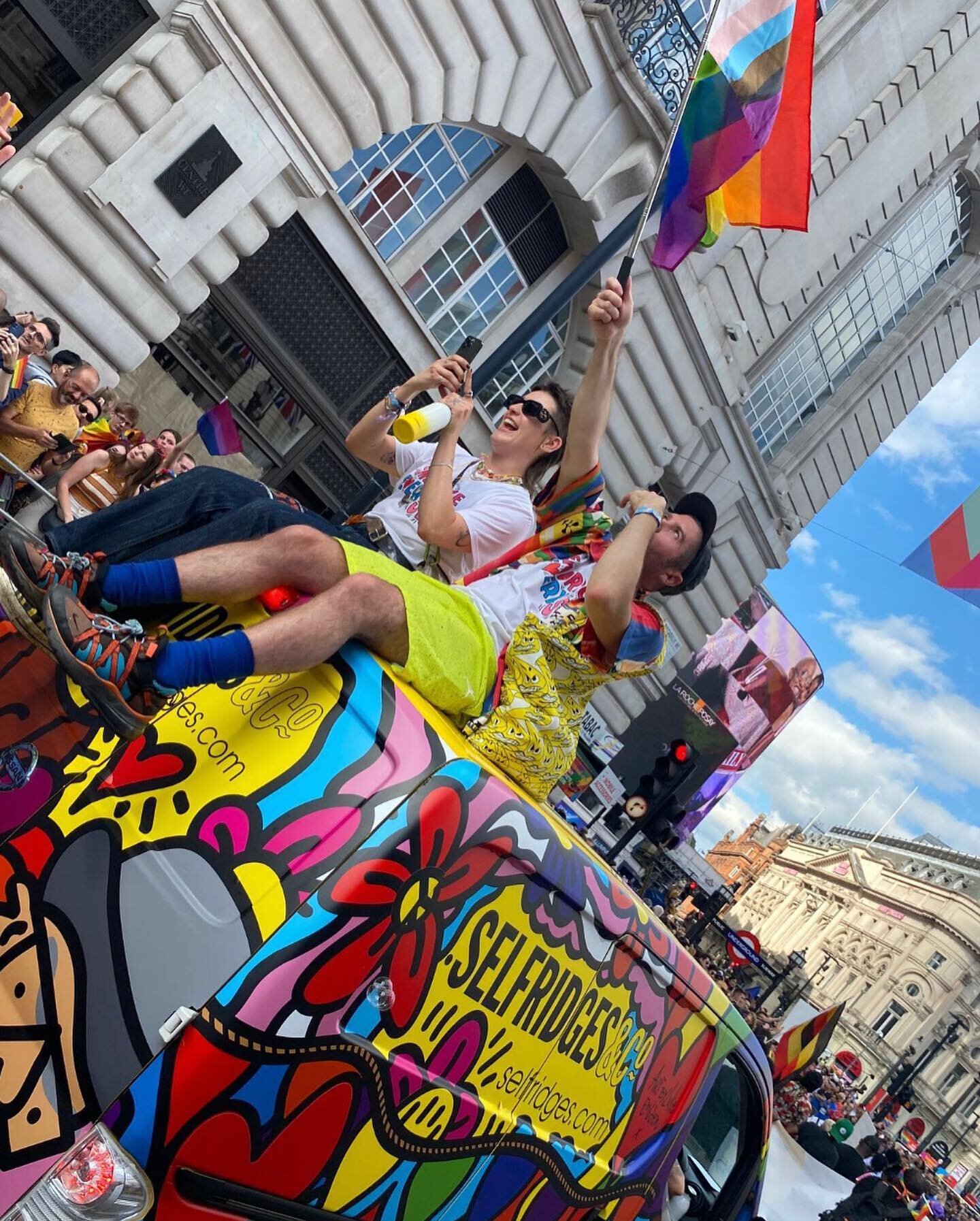 July photo dump! 🏳️&zwj;🌈❤️ One of my favourite projects of the Summer so far! An absolute pleasure to be Commissioned to create the Van artwork for @theofficialselfridges alongside apparel for this years London Pride. An amazing day to March with 