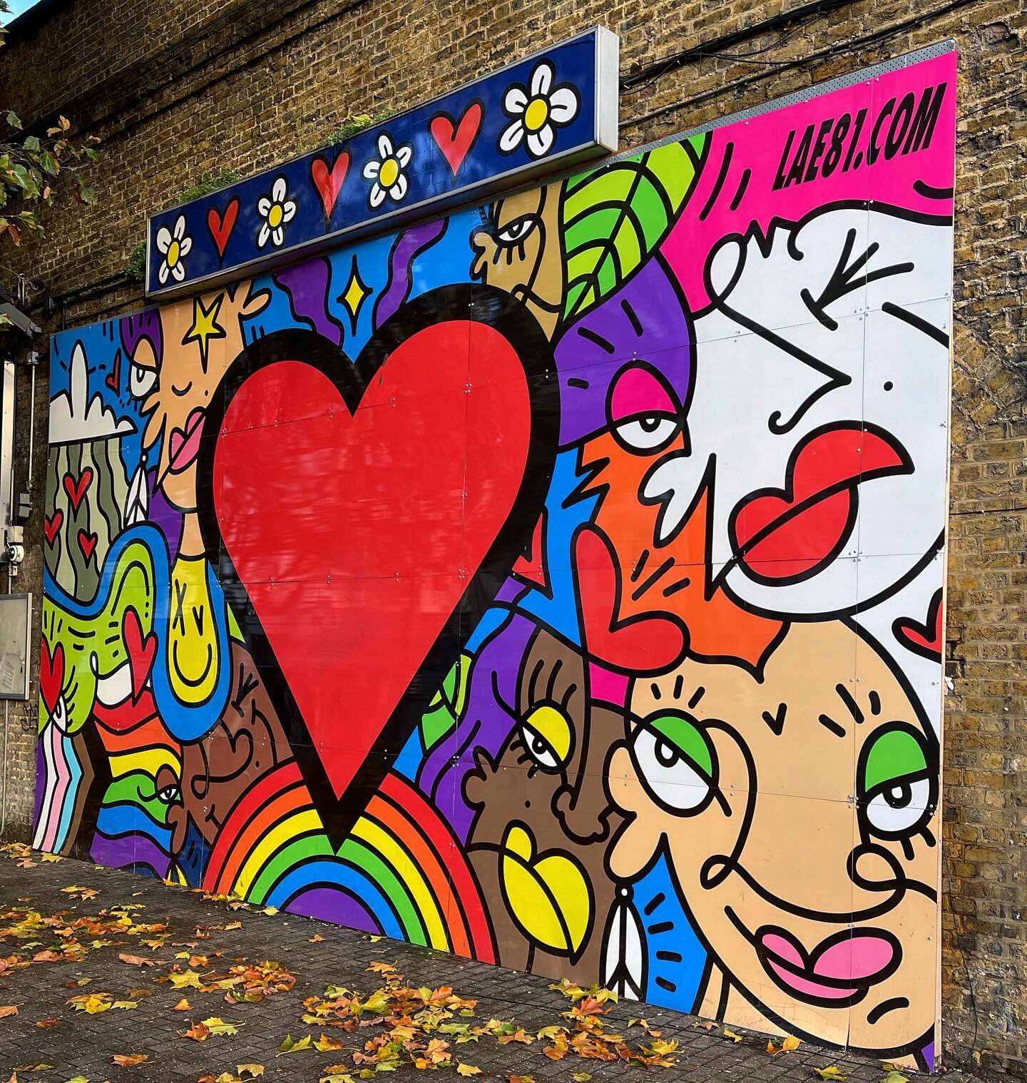 Serving up another huge slice of positivity and good vibes for the fantastic @moniker.art @vauxhallone in Vauxhall #london 🥰🌈❤️🏳️&zwj;🌈. Carrying on with the Love different theme I created this digital piece to uplift and bring the community of S