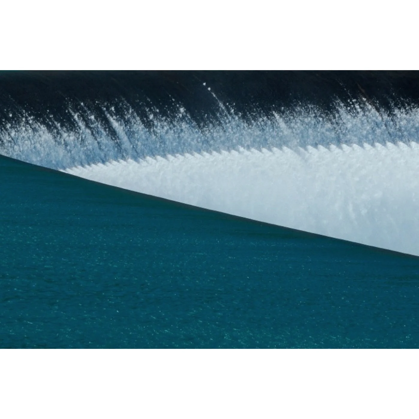 dam in central otago.jpeg