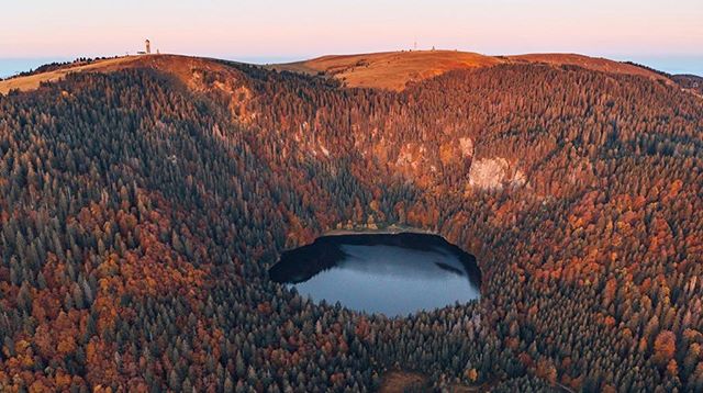 Everything has beauty, but not everyone sees it. #dronephotography #naturephotography #nature #love #passion #feldberg #bfc #blackforest #blackforestcollective #lake #forest #beautiful #nature #naturelovers #adventuretime #sunrise #passion #photograp