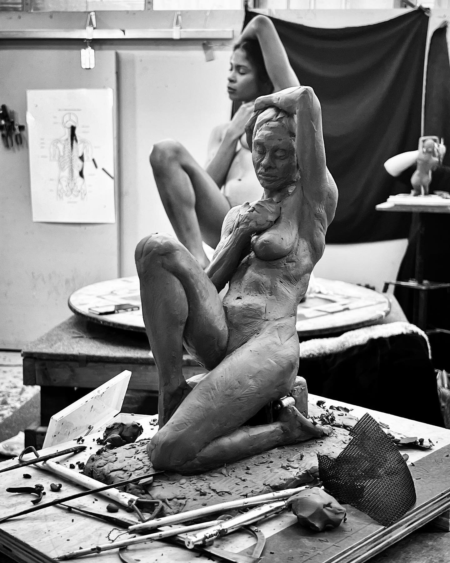 3 sessions left 
.
.
.
#chavant #claymodeling #sculpture #figuresculpture