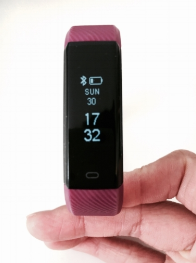 Review - Letscom Fitness Tracker Watch HR  (FitBit)