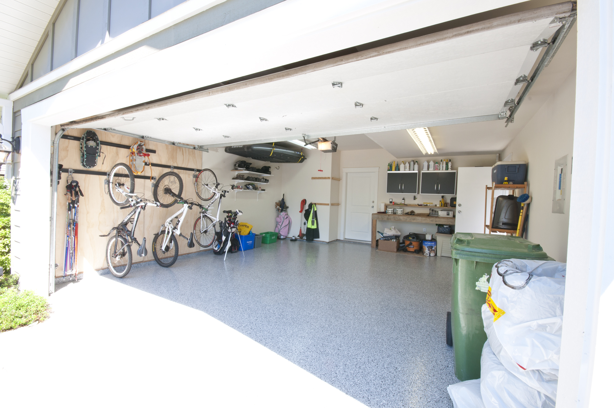 s DSC_0324 garage.jpg