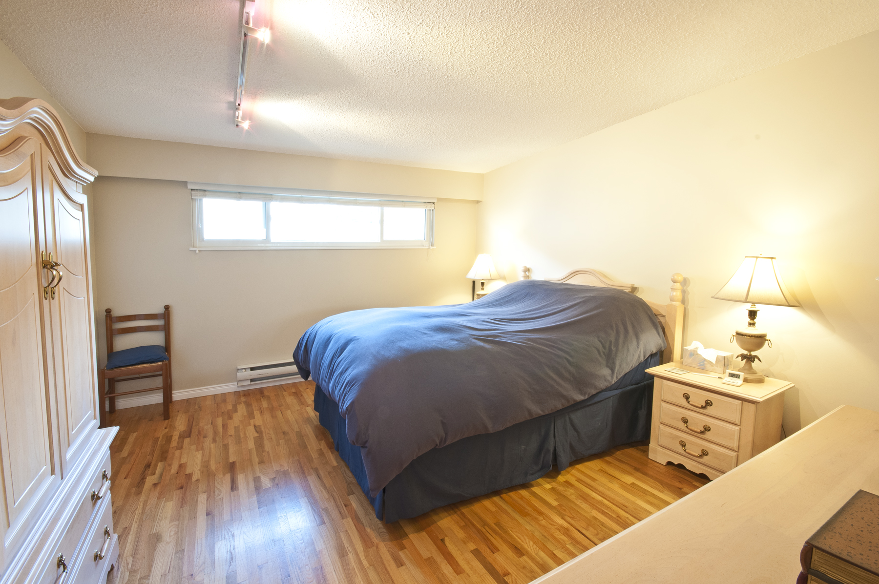 _DSC0046 main bed.jpg