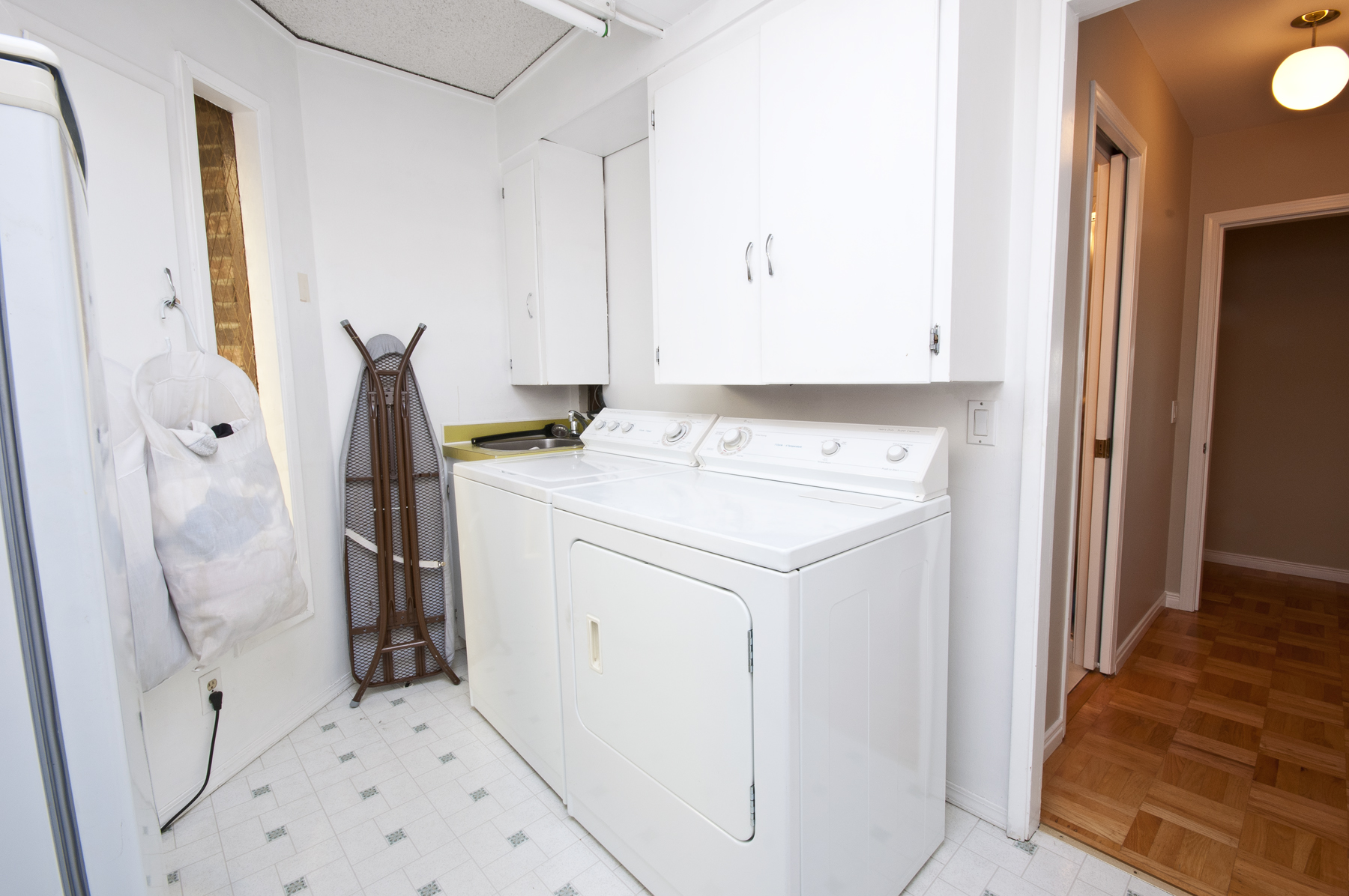 _DSC0042 laundry.jpg
