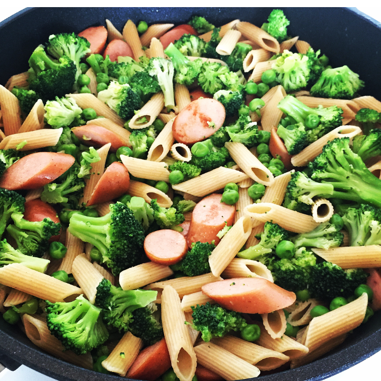 Enkel og mager pølsegryte