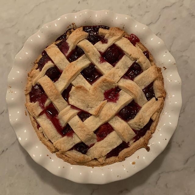 Lard in the crust. LARD. It&rsquo;s an all-the-berries-in-moms-freezer pie.
#lard #notasprettyontheplate
