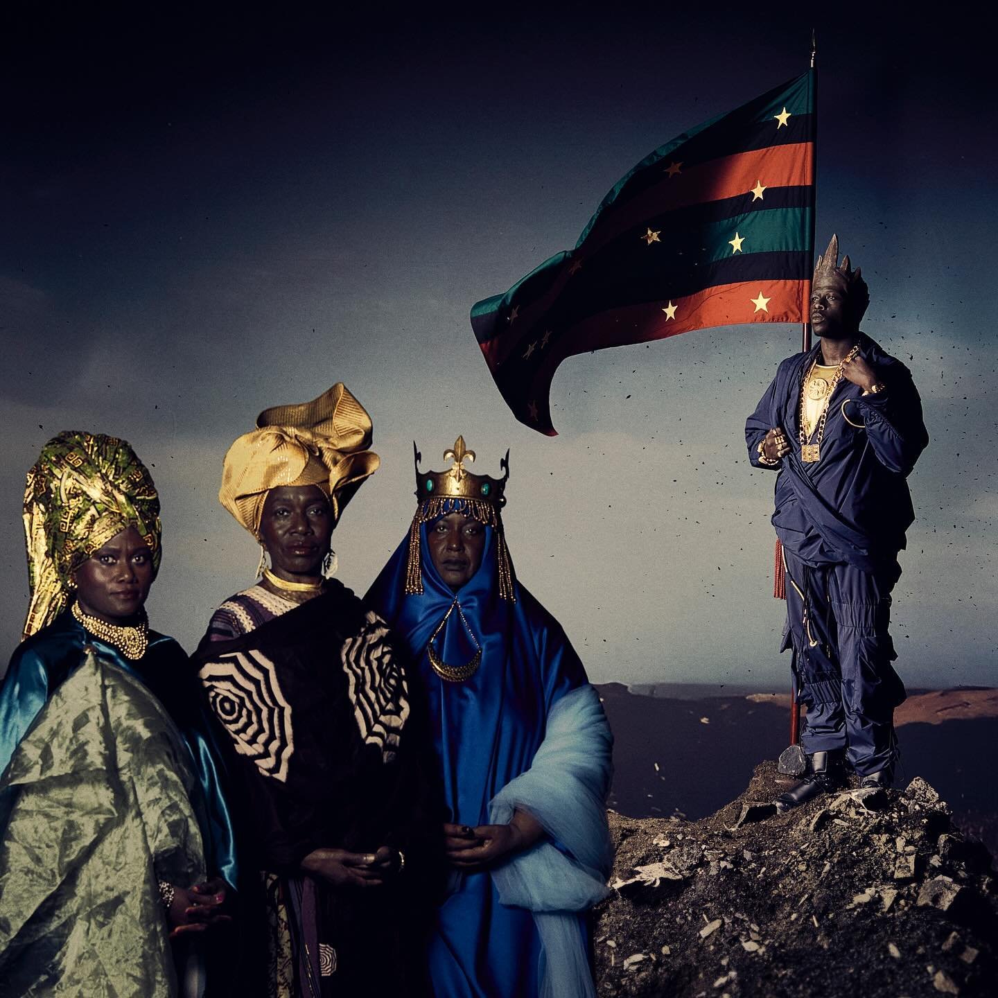 🇬🇲 AFRIKAN ALIEN - @pa_salieu 🇬🇲

Photography by @salometrz @noir.productions 

Casting by @roadcasting assisted by @iamjameshealy &amp; @aryanfromthefavela 

#CastingByCoralieRose #roadcastme @coralie_blamo_rose
