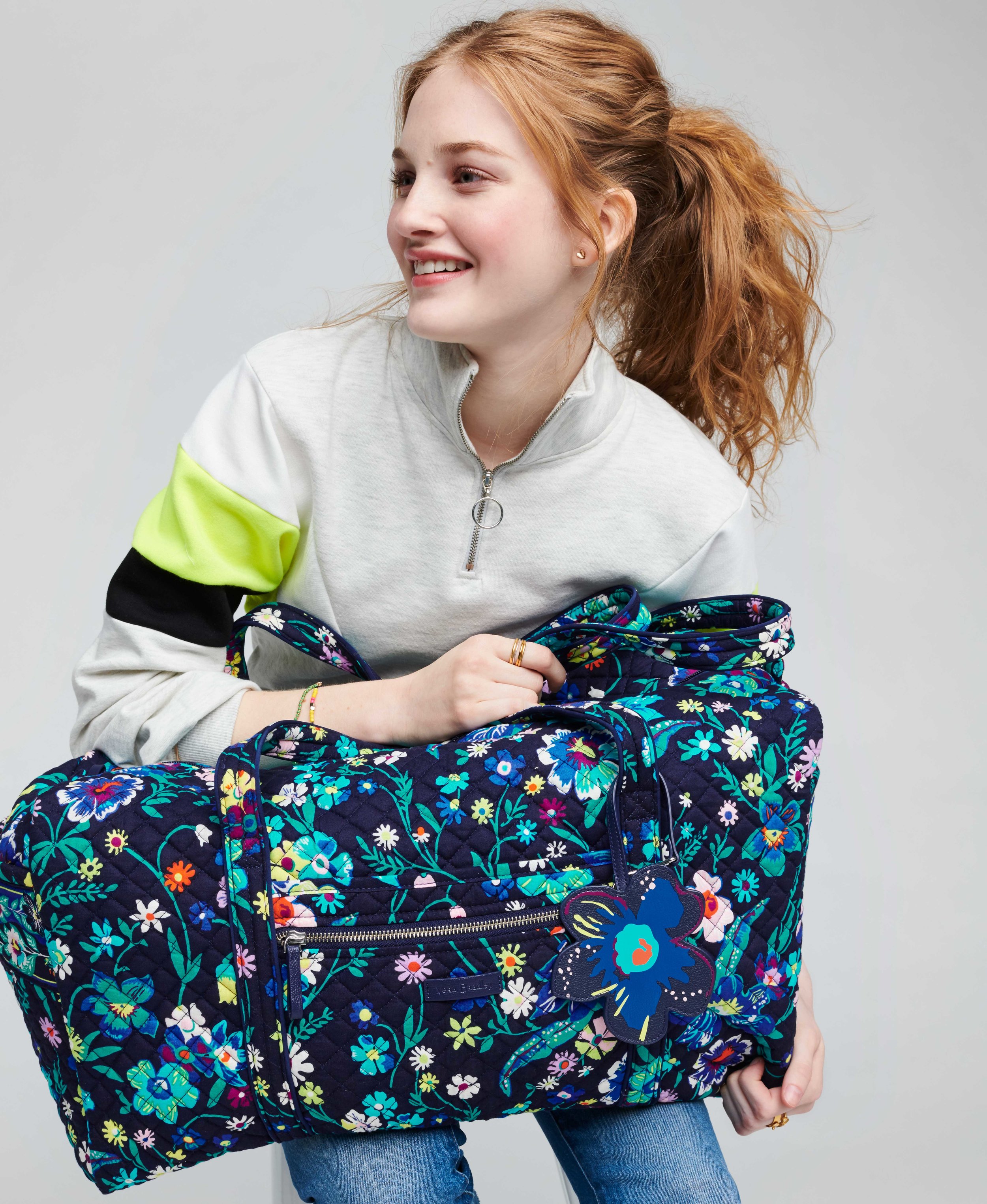M19_IC-LrgTravDuffel_Moonlight_Collegiate_5775.jpg