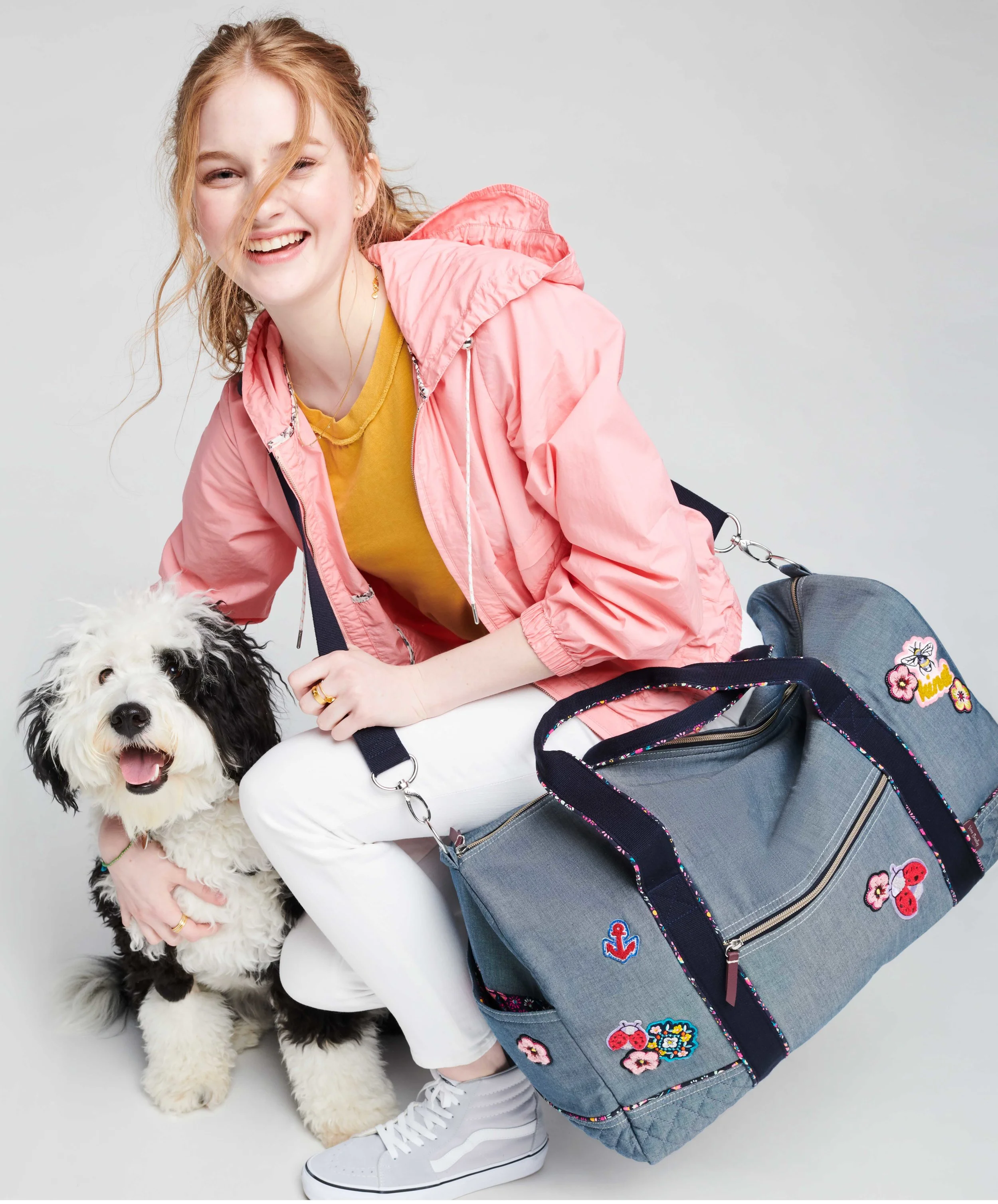M19_VBYou-LrgTravDuffel_BlueChamb_Collegiate_5974.jpg