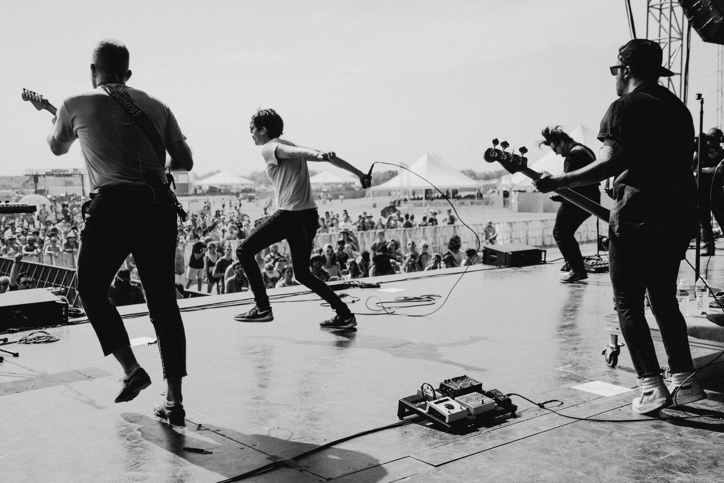 floatfest_sarastrick_sunday_joywave-002.jpg