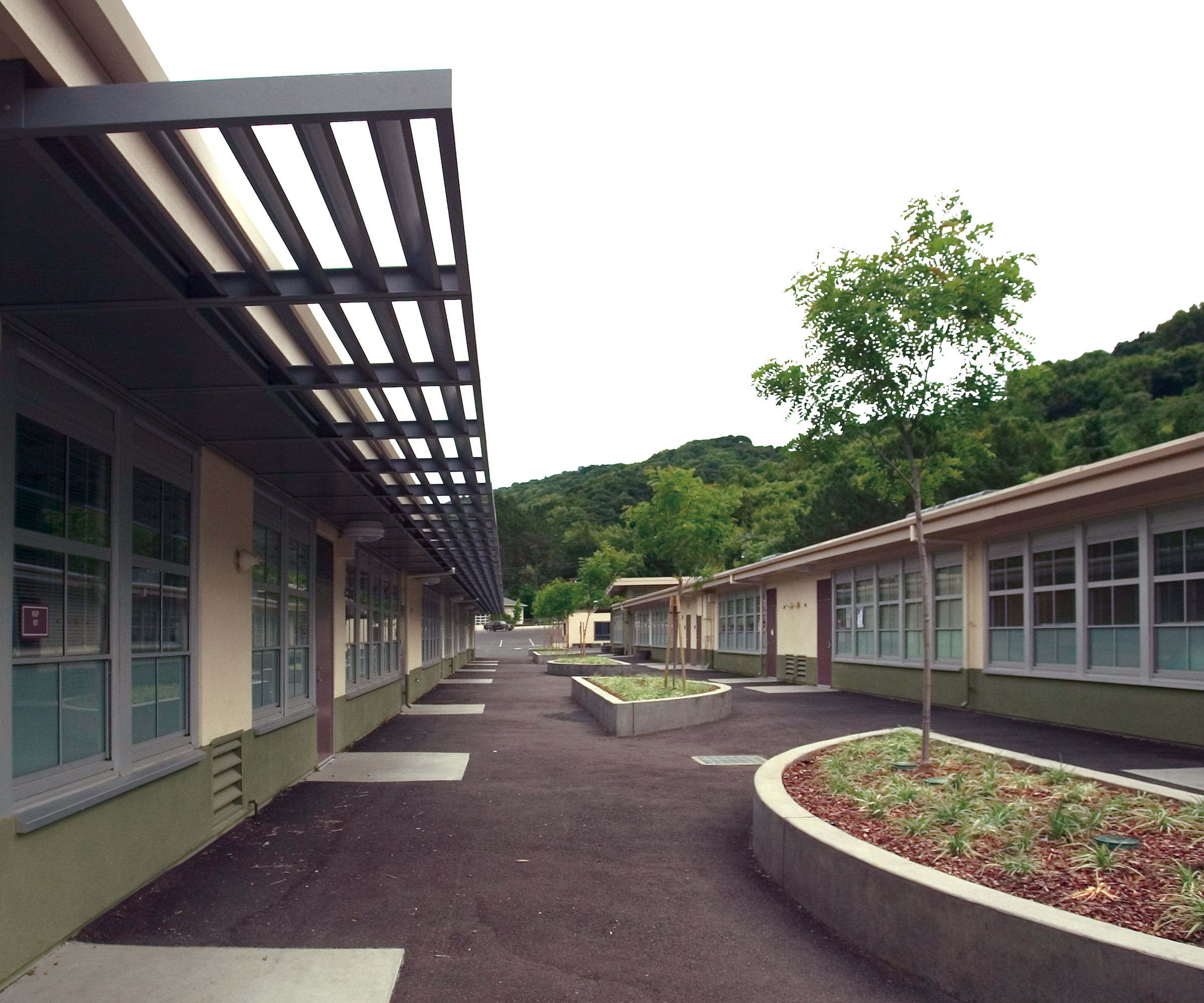 Outdoor space between classroom wings