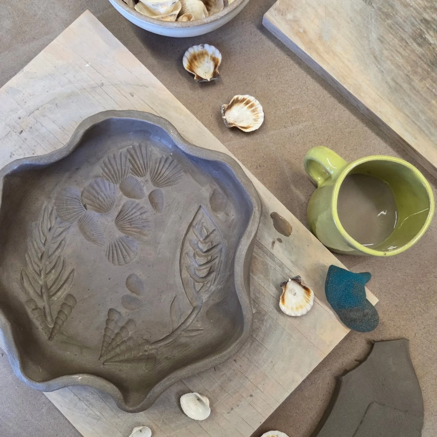 It's November--the season to gather and commune around food 🫢 impress your family and friends by serving up your favorite fall recipe on a platter you made yourself.